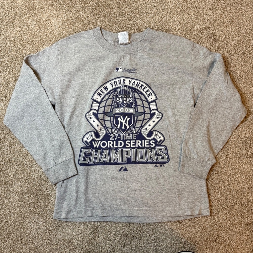 AAA New York Yankees T-Shirt Kids L Gray 2009 World Series Champions Long Sleeve